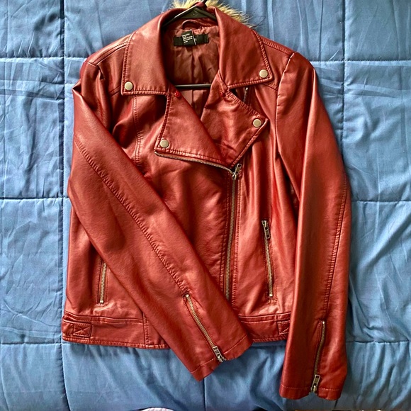 Forever 21 Jackets & Blazers - Faux Leather Jacket with removable fur collar